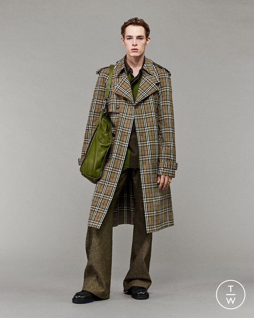 Fashion Week London Resort 2025 look 34 from the Burberry collection womenswear