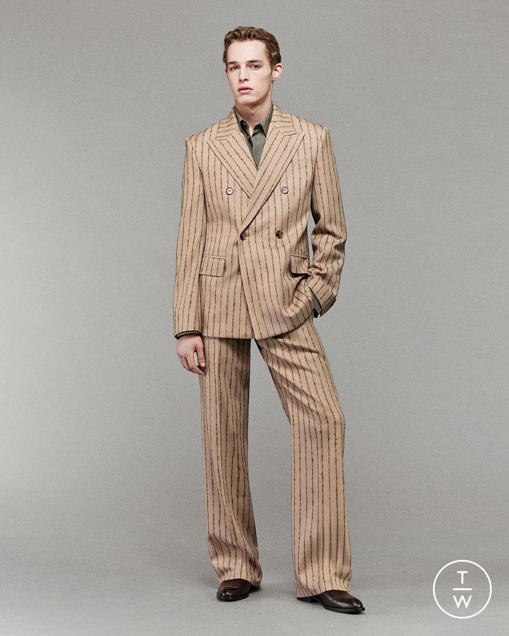 Fashion Week London Resort 2025 look 37 from the Burberry collection womenswear