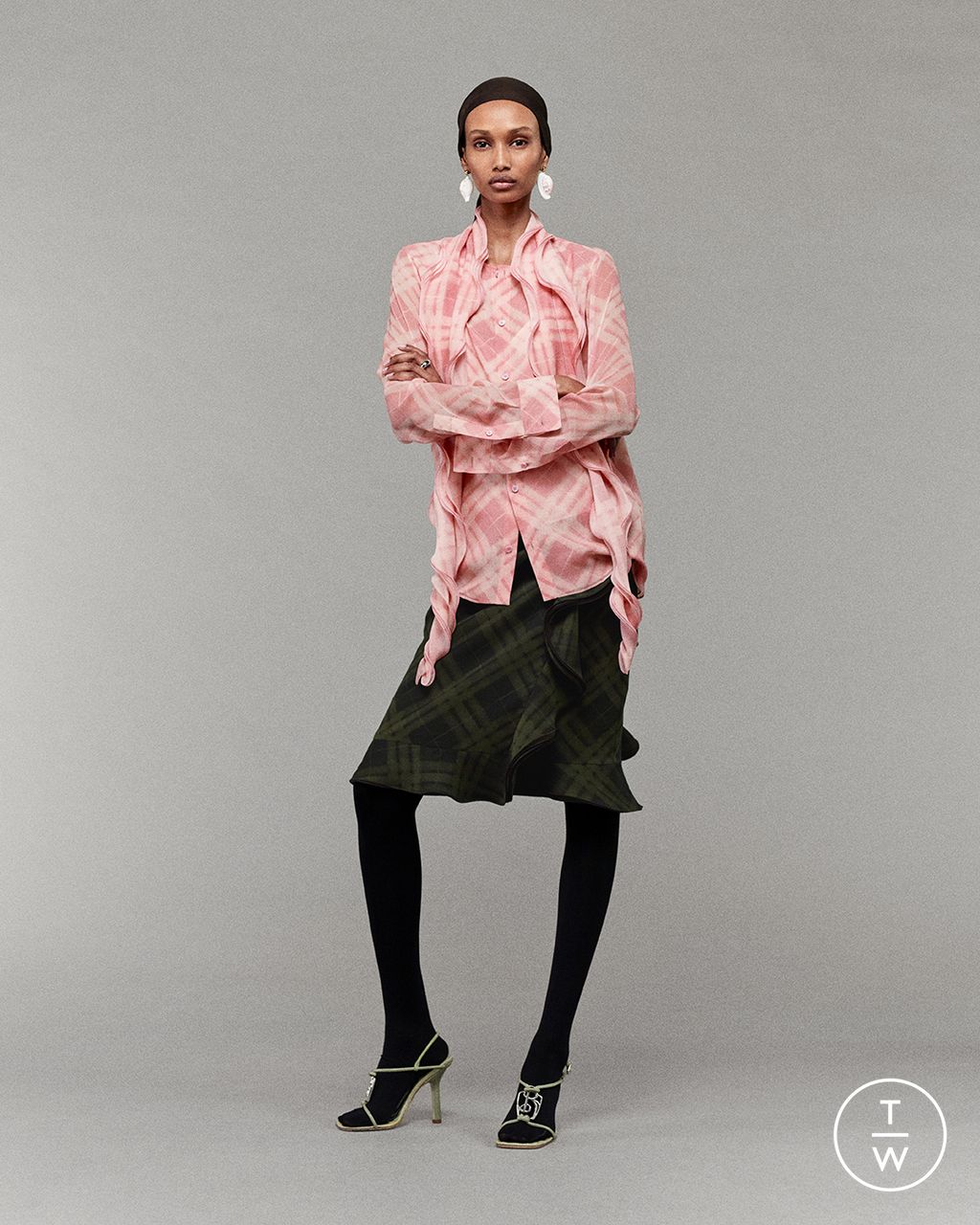 Fashion Week London Resort 2025 look 41 from the Burberry collection womenswear