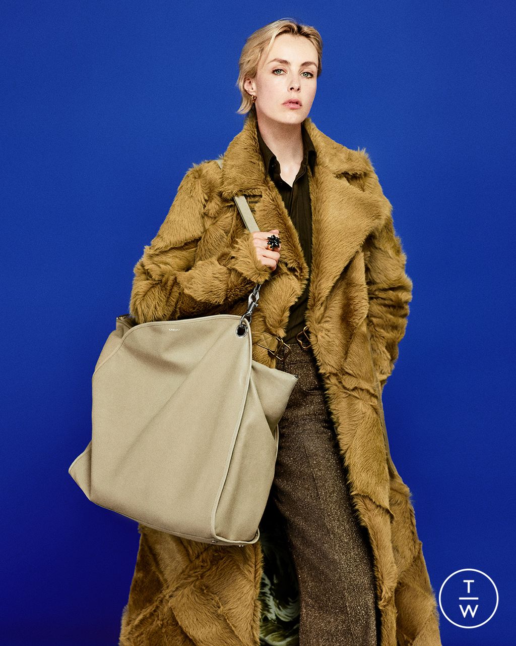 Fashion Week London Resort 2025 look 44 from the Burberry collection womenswear