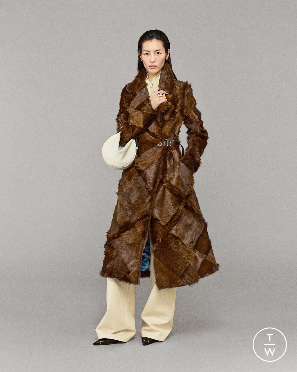 Fashion Week London Resort 2025 look 51 from the Burberry collection 女装