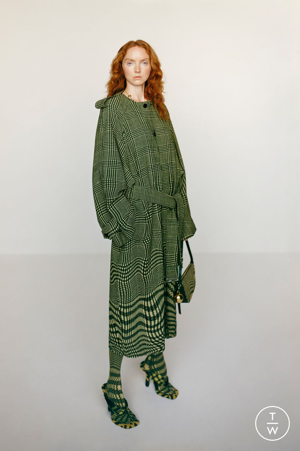 Fashion Week London Resort 2024 look 3 from the Burberry collection 女装