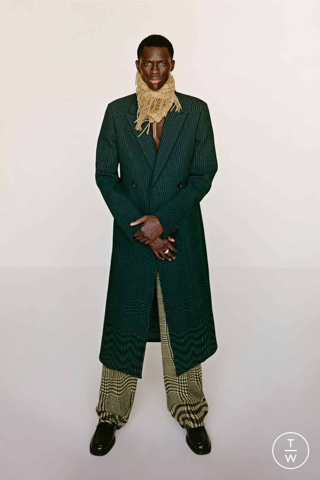 Fashion Week London Resort 2024 look 10 from the Burberry collection 女装