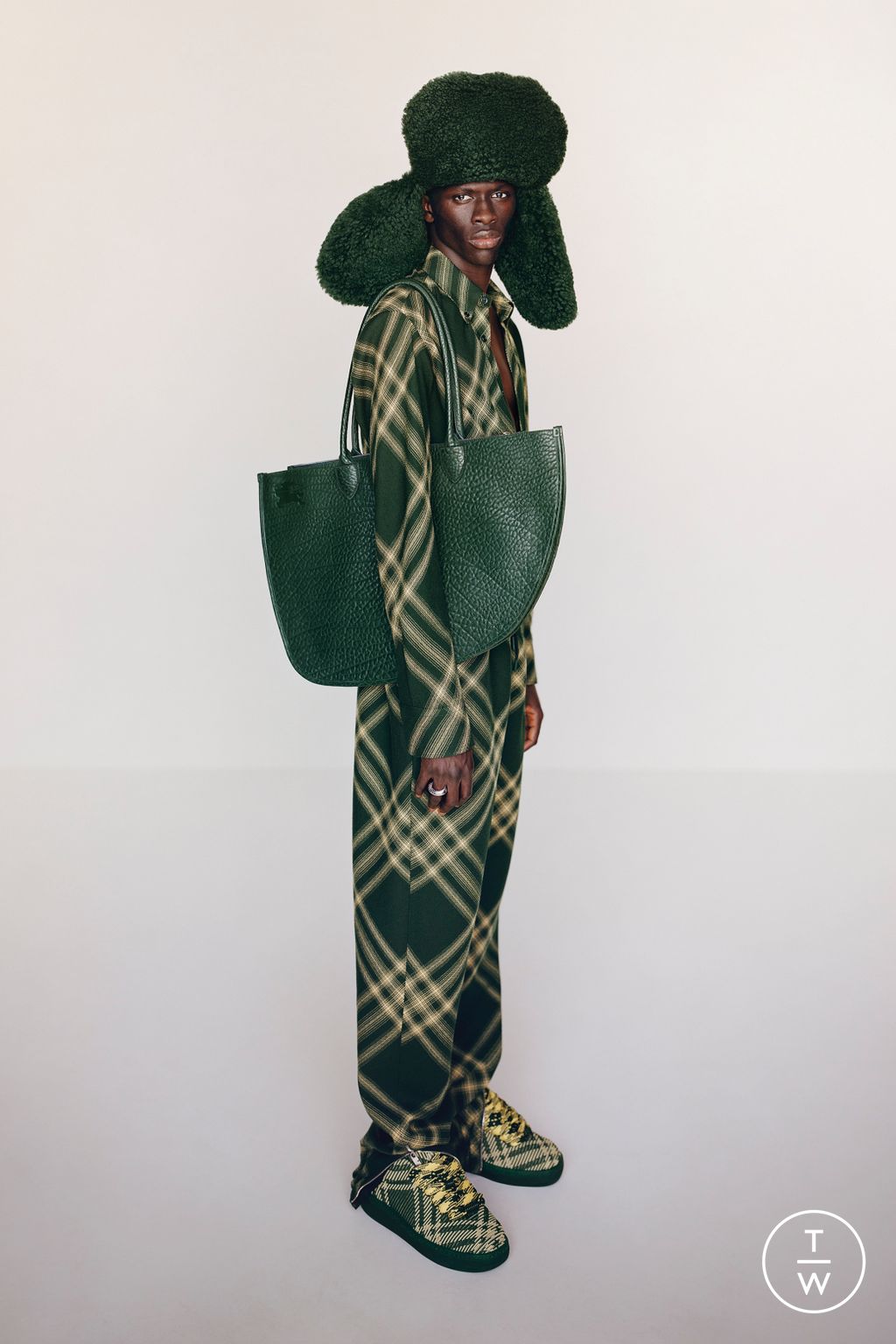 Fashion Week London Resort 2024 look 20 de la collection Burberry womenswear