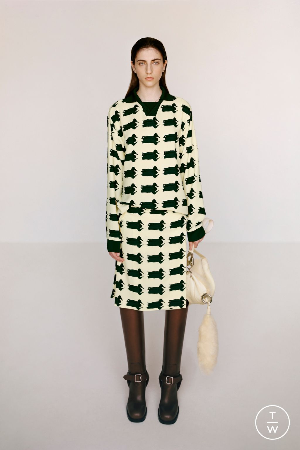 Fashion Week London Resort 2024 look 26 from the Burberry collection womenswear