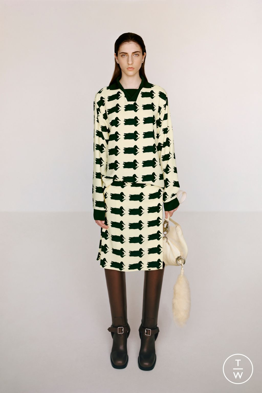 Fashion Week London Resort 2024 look 26 from the Burberry collection 女装