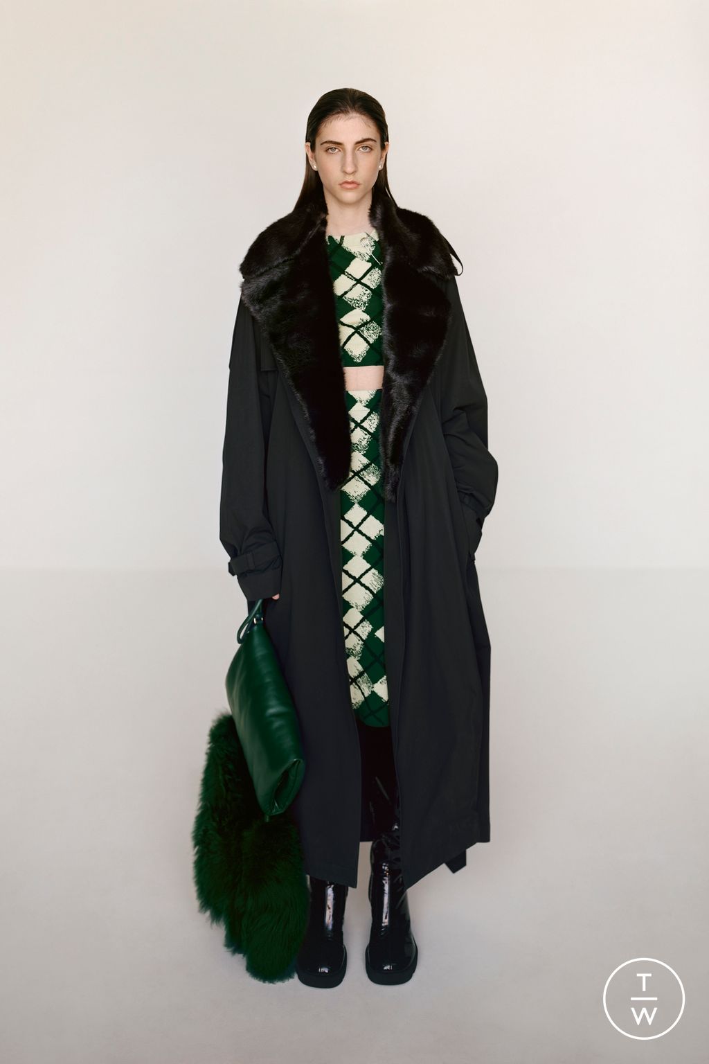 Fashion Week London Resort 2024 look 35 from the Burberry collection 女装