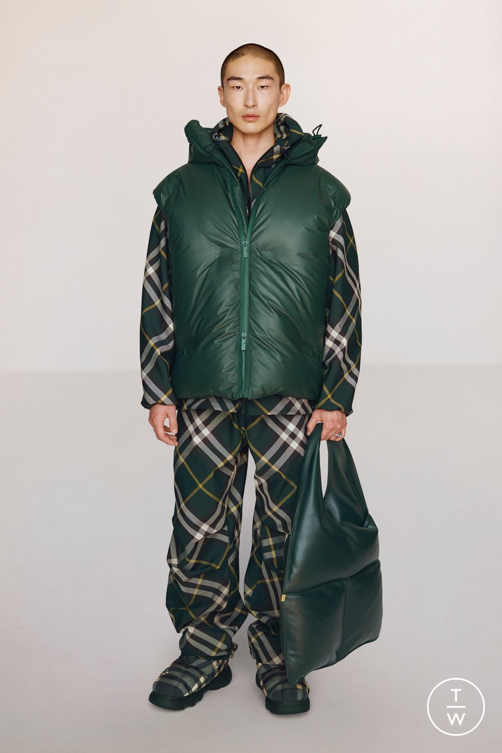 Fashion Week London Resort 2024 look 41 from the Burberry collection 女装