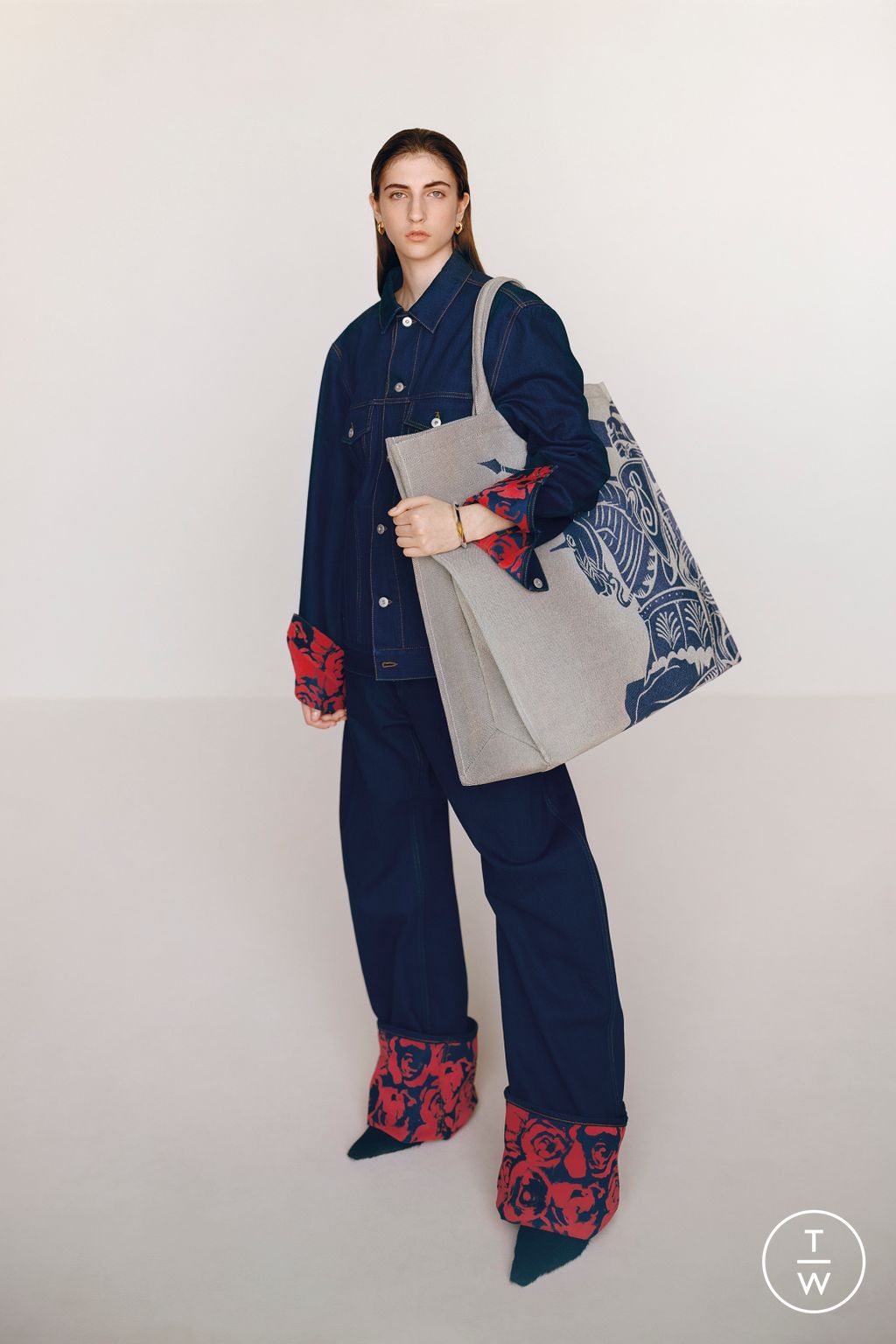 Fashion Week London Resort 2024 look 47 from the Burberry collection 女装