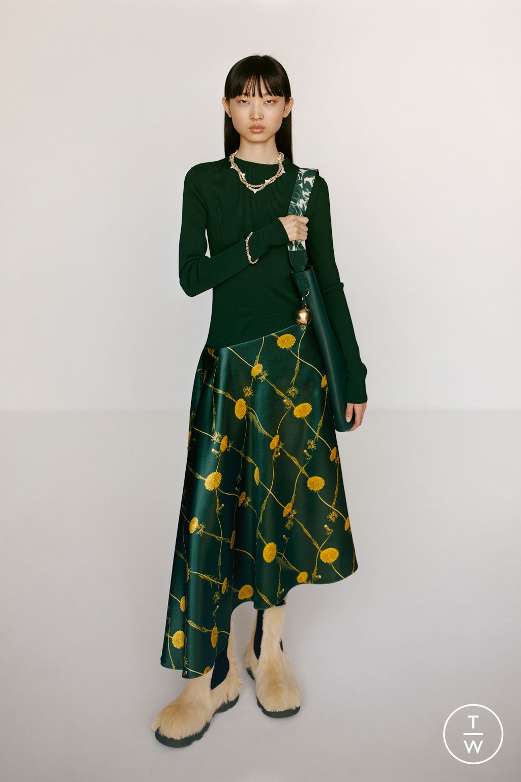 Fashion Week London Resort 2024 look 53 from the Burberry collection 女装