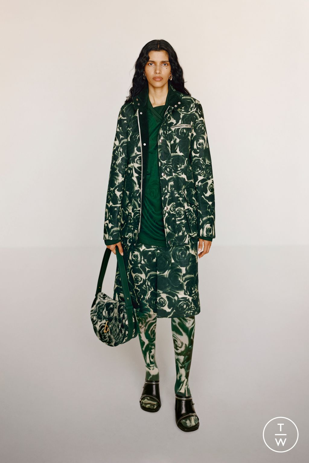Fashion Week London Resort 2024 look 56 from the Burberry collection womenswear