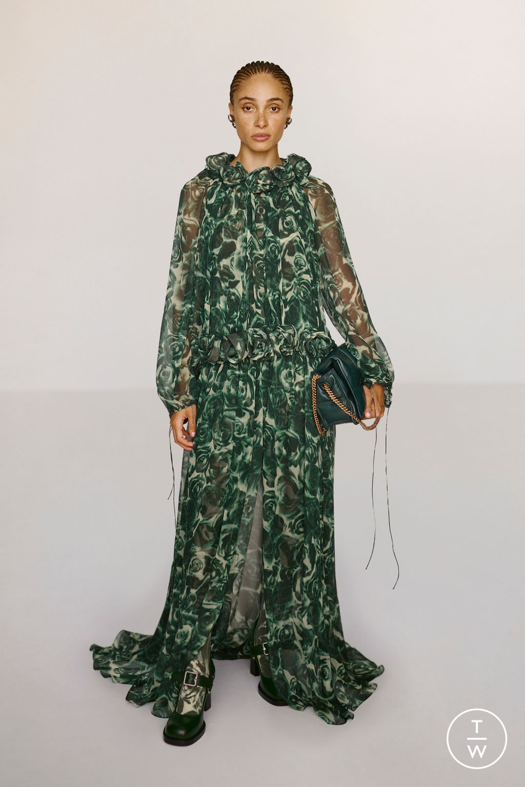 Fashion Week London Resort 2024 look 58 from the Burberry collection womenswear