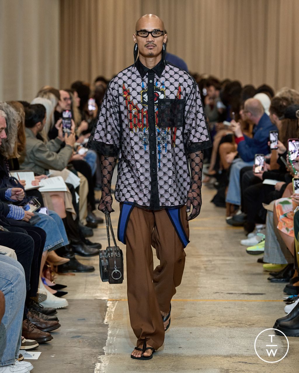 Fashion Week London Spring/Summer 2023 look 12 from the Burberry collection womenswear