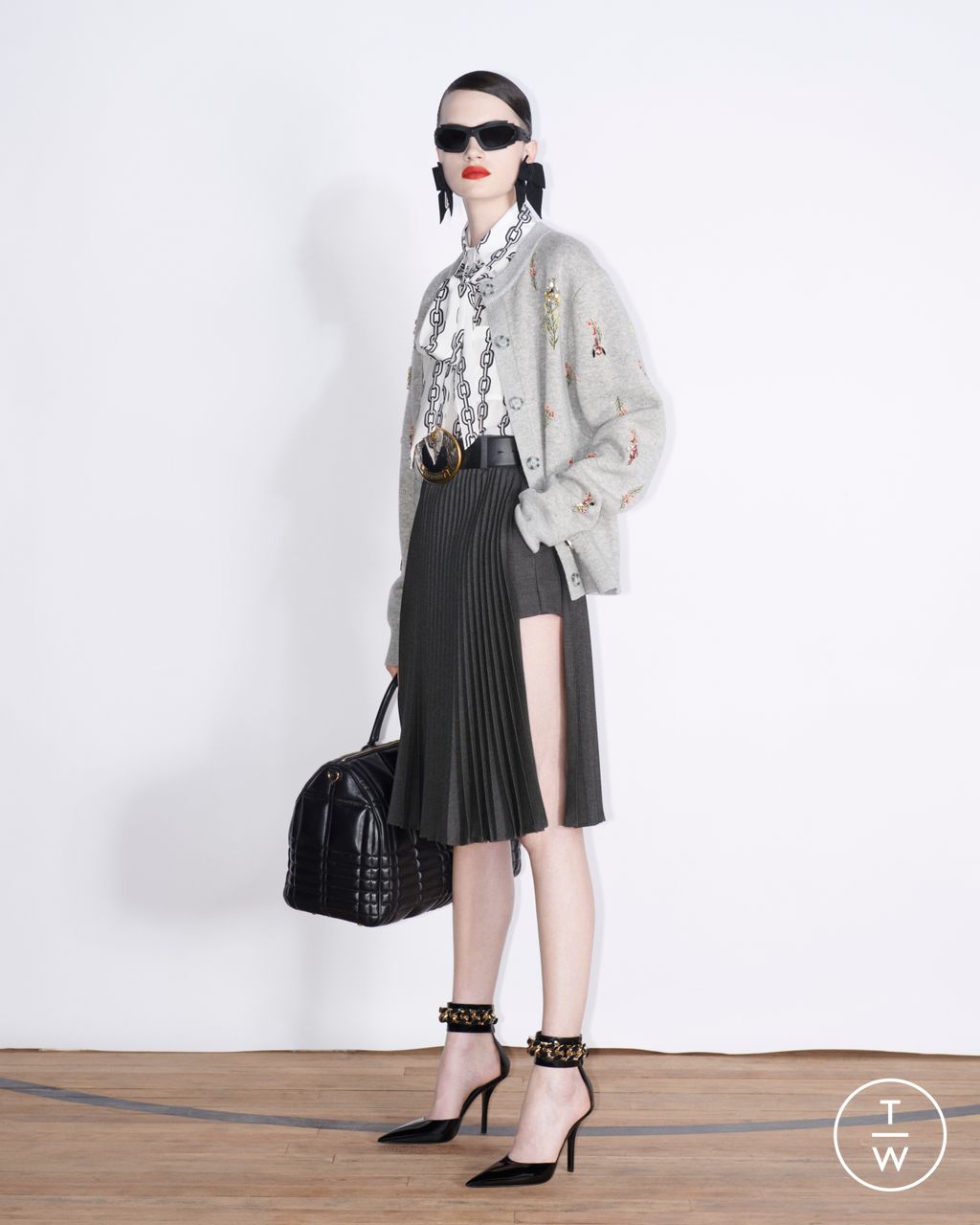 Fashion Week London Resort 2023 look 15 from the Burberry collection womenswear