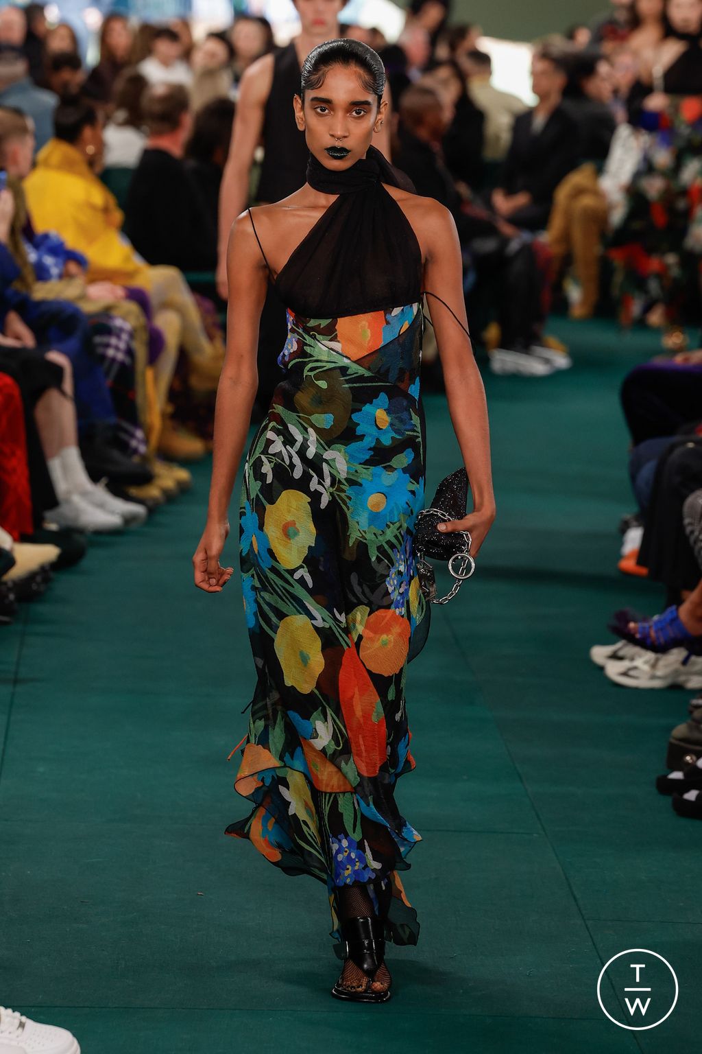 Fashion Week London Spring/Summer 2024 look 52 de la collection Burberry womenswear