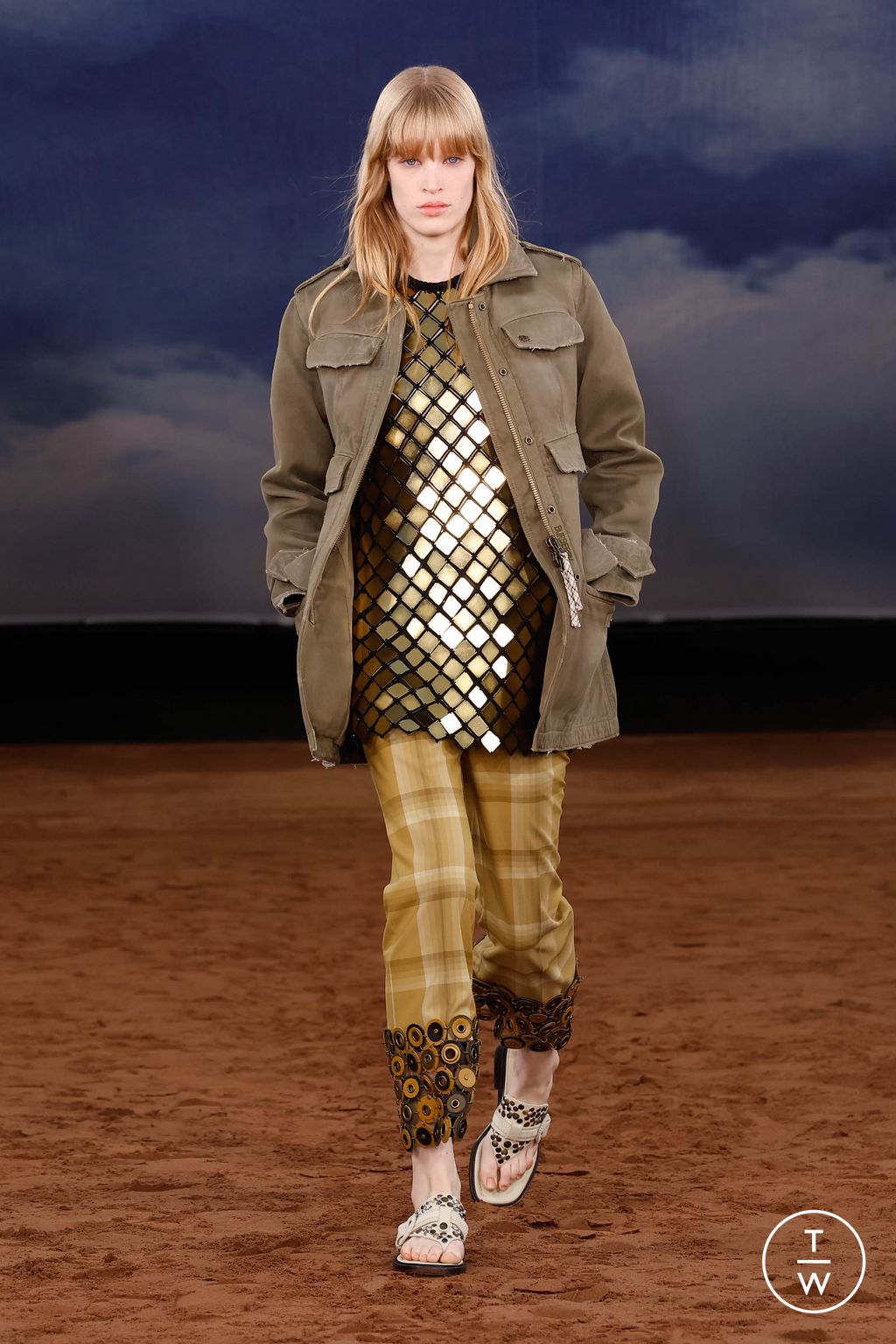 Fashion Week London Spring/Summer 2026 look 38 from the Burberry collection womenswear