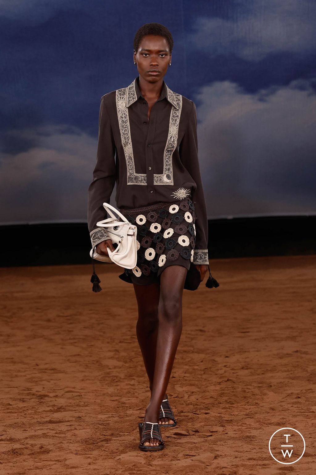 Fashion Week London Spring/Summer 2026 look 46 from the Burberry collection 女装