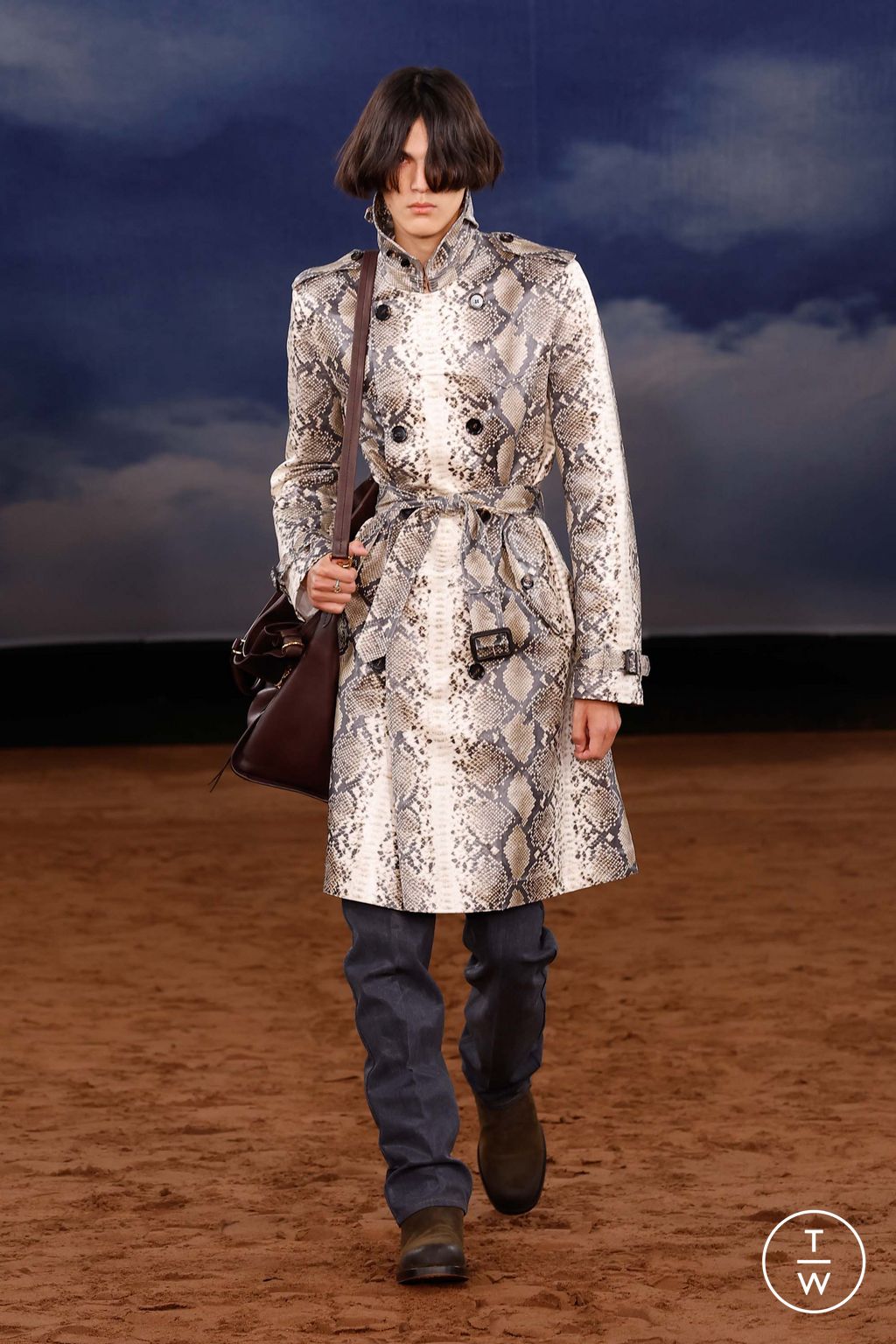 Fashion Week London Spring/Summer 2026 look 53 from the Burberry collection 女装