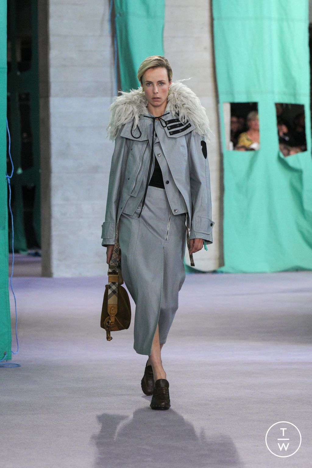 Fashion Week London Spring-Summer 2025 look 7 from the Burberry collection womenswear