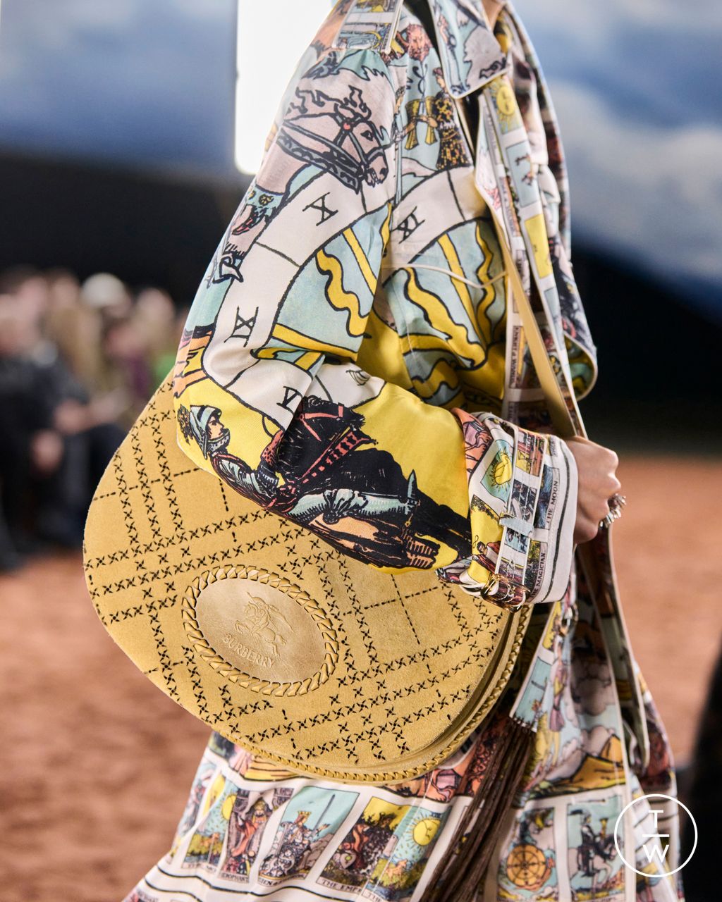 Fashion Week London Spring/Summer 2026 look 6 from the Burberry collection womenswear accessories
