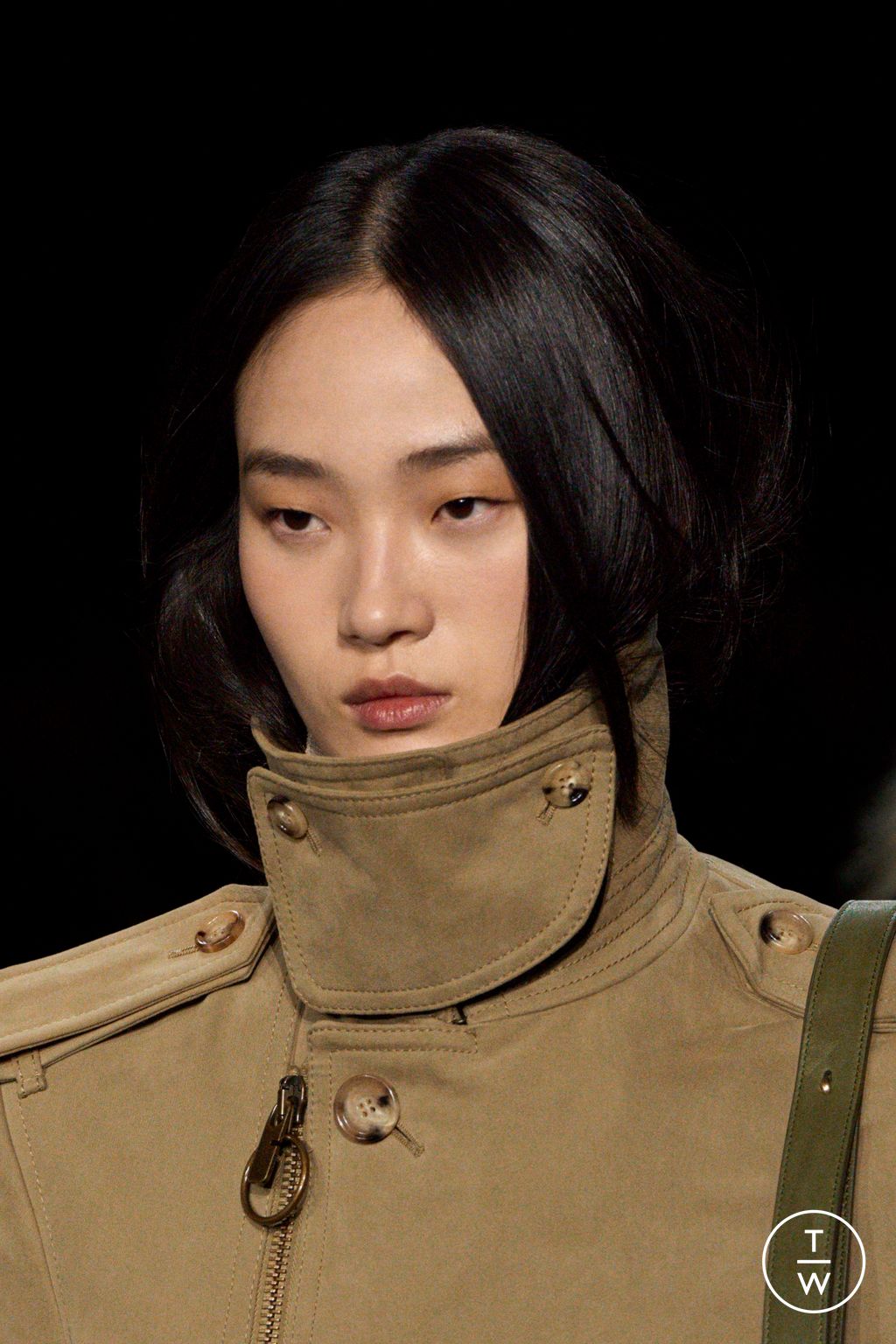 Fashion Week London Fall/Winter 2024 look 11 from the Burberry collection 女装配饰
