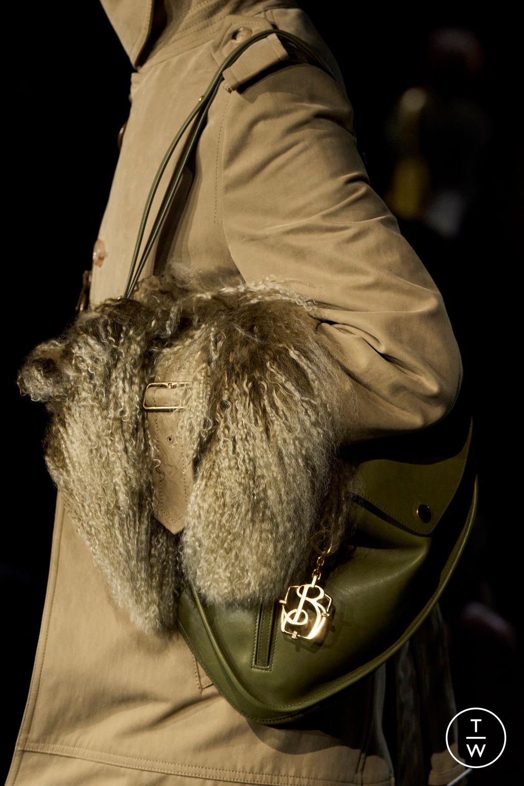 Fashion Week London Fall/Winter 2024 look 14 from the Burberry collection womenswear accessories