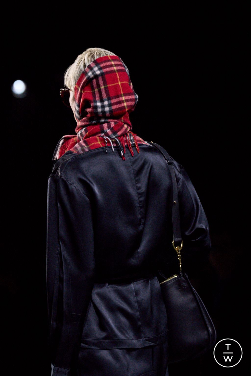 Fashion Week London Fall/Winter 2024 look 36 from the Burberry collection womenswear accessories