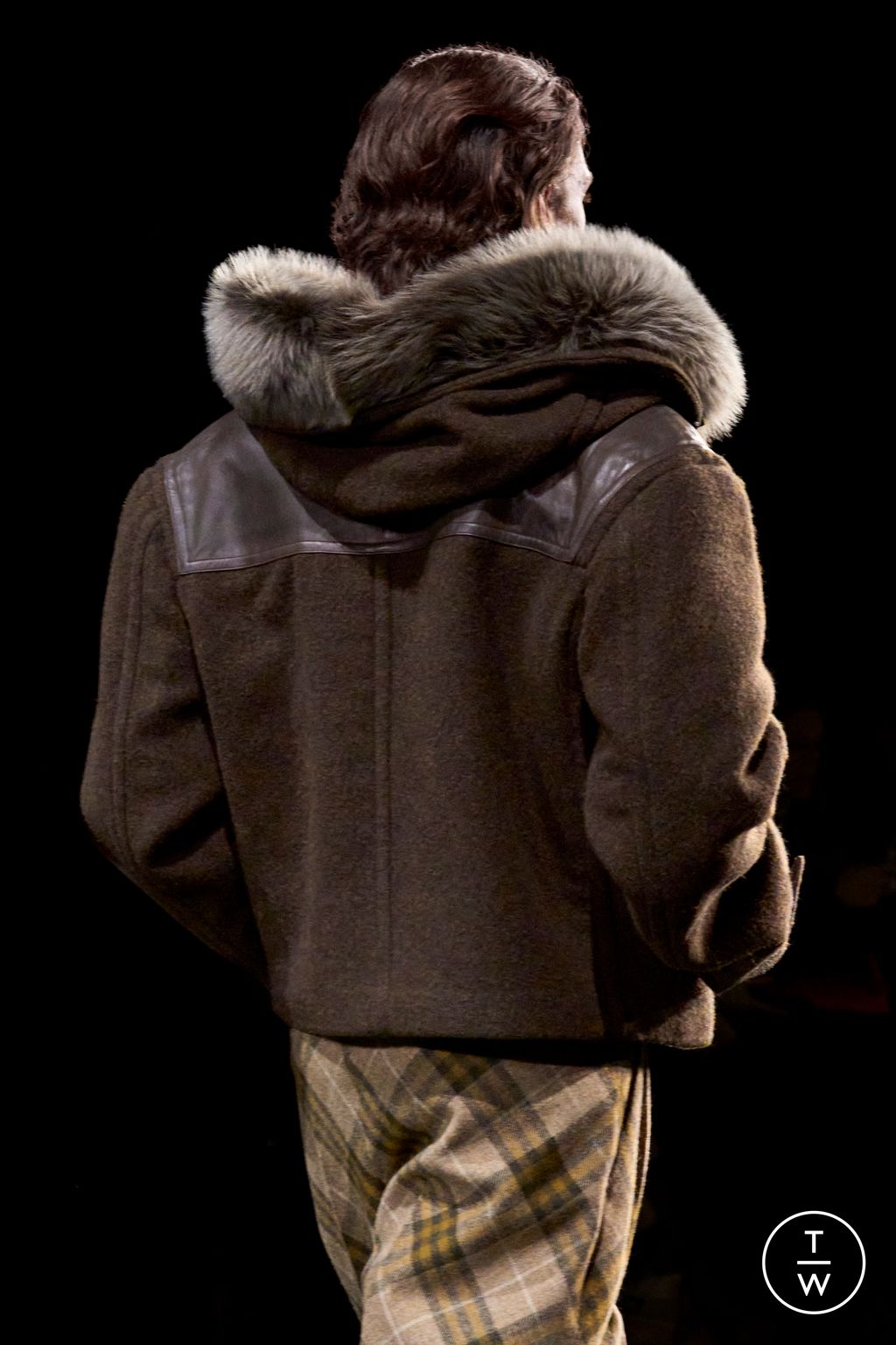 Fashion Week London Fall/Winter 2024 look 7 from the Burberry collection womenswear accessories