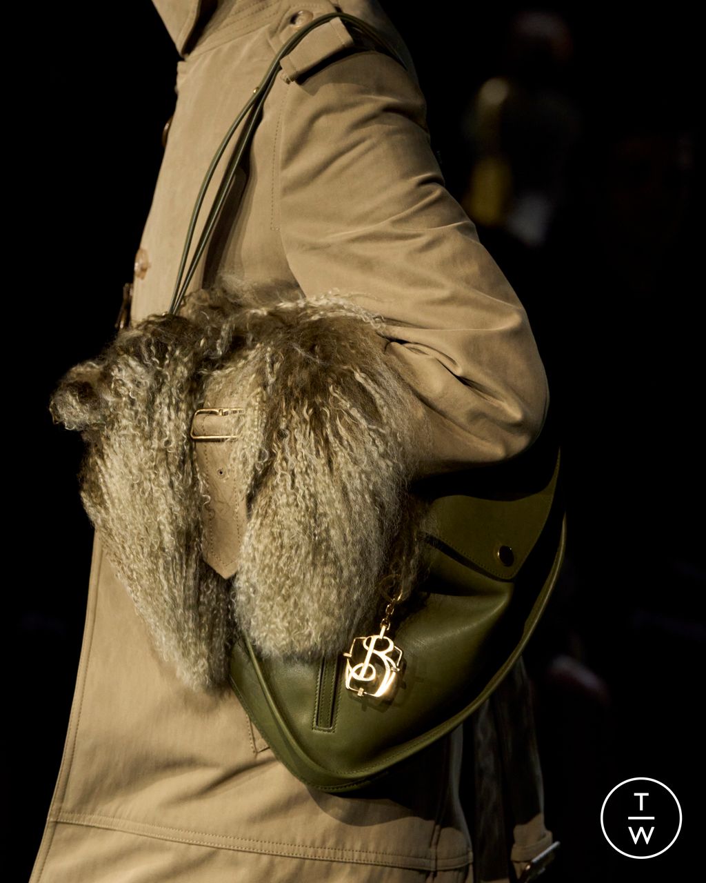 Fashion Week London Fall/Winter 2024 look 61 from the Burberry collection womenswear accessories