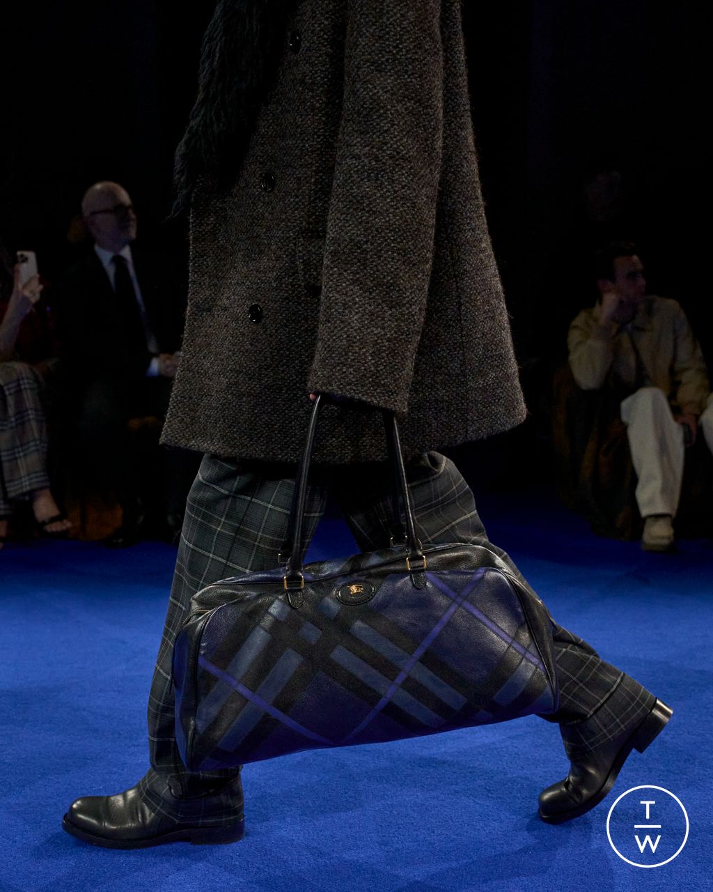 Fashion Week London Fall/Winter 2025 look 10 from the Burberry collection womenswear accessories