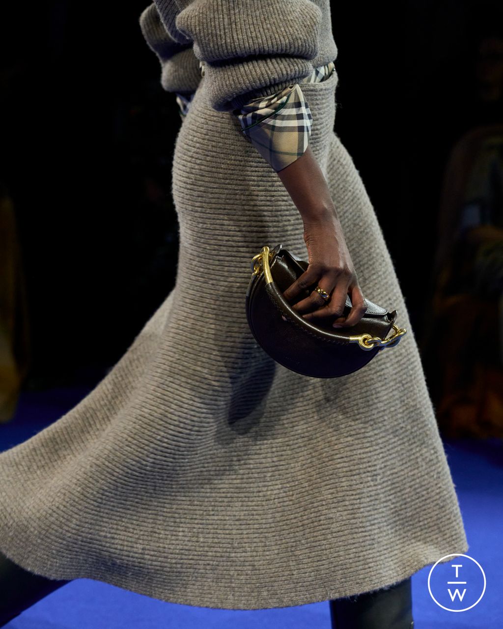 Fashion Week London Fall/Winter 2025 look 1 from the Burberry collection womenswear accessories
