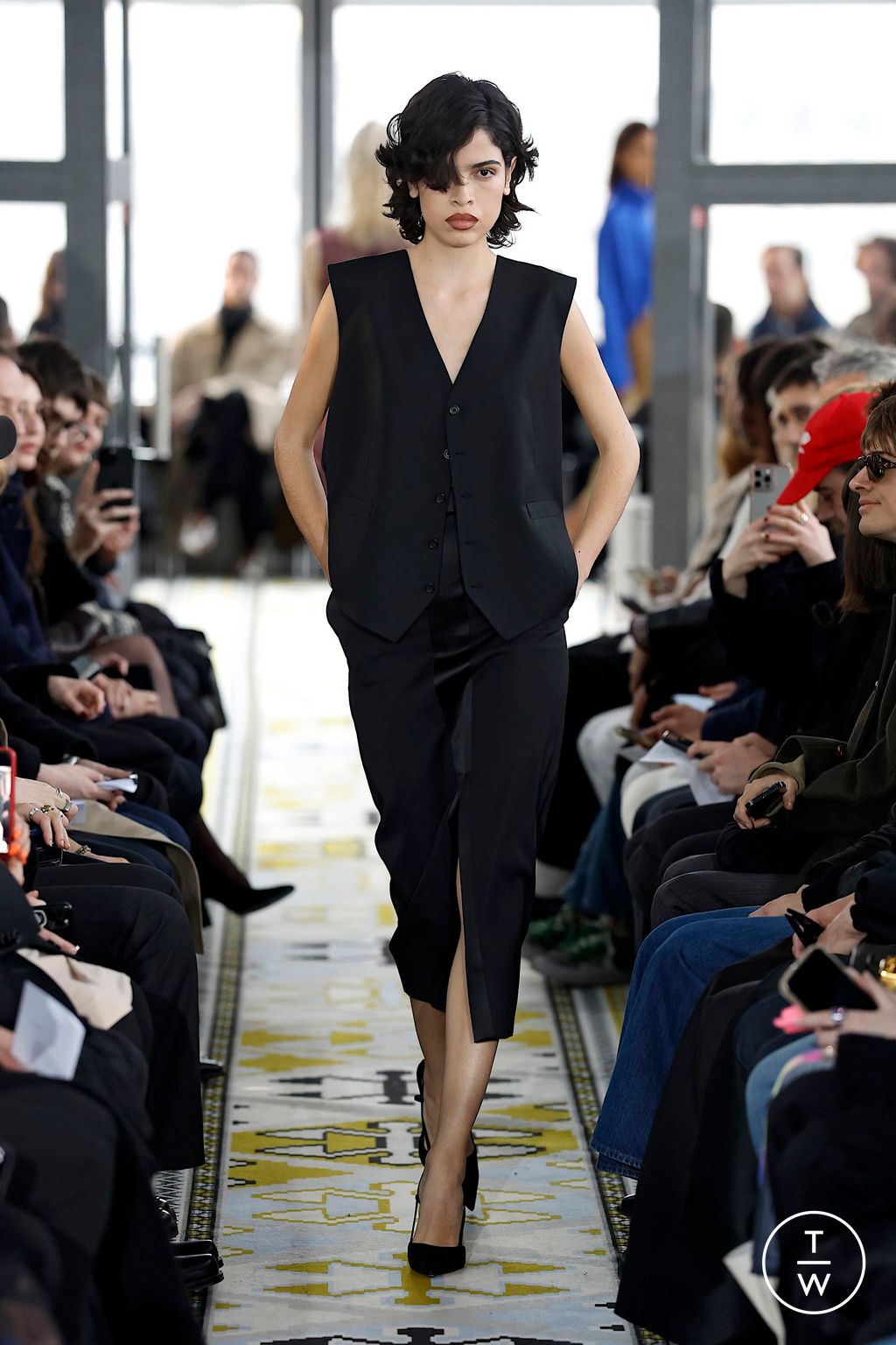 Fashion Week Paris Fall/Winter 2025 look 20 from the Burc Akyol collection womenswear