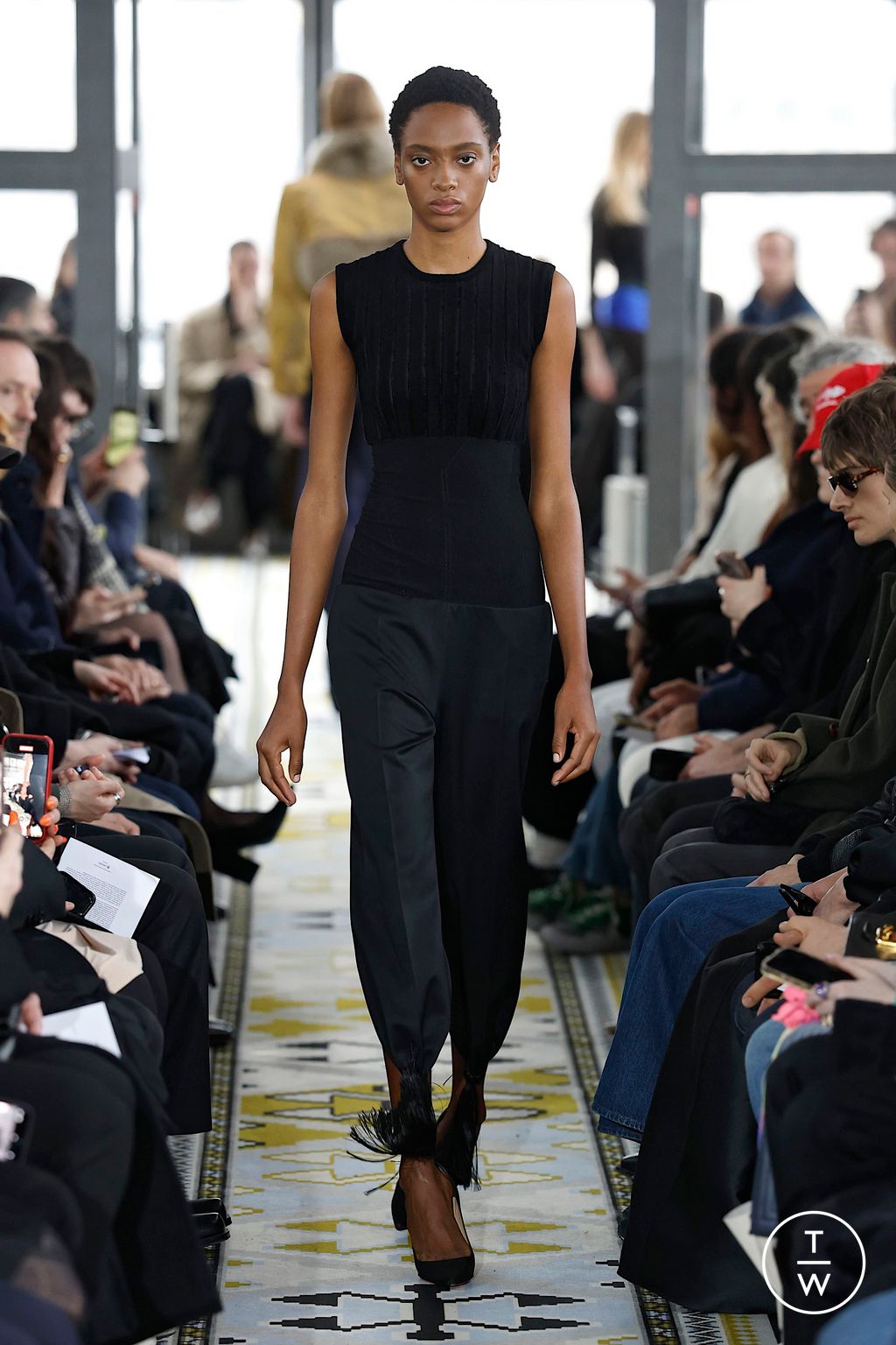 Fashion Week Paris Fall/Winter 2025 look 25 from the Burc Akyol collection womenswear