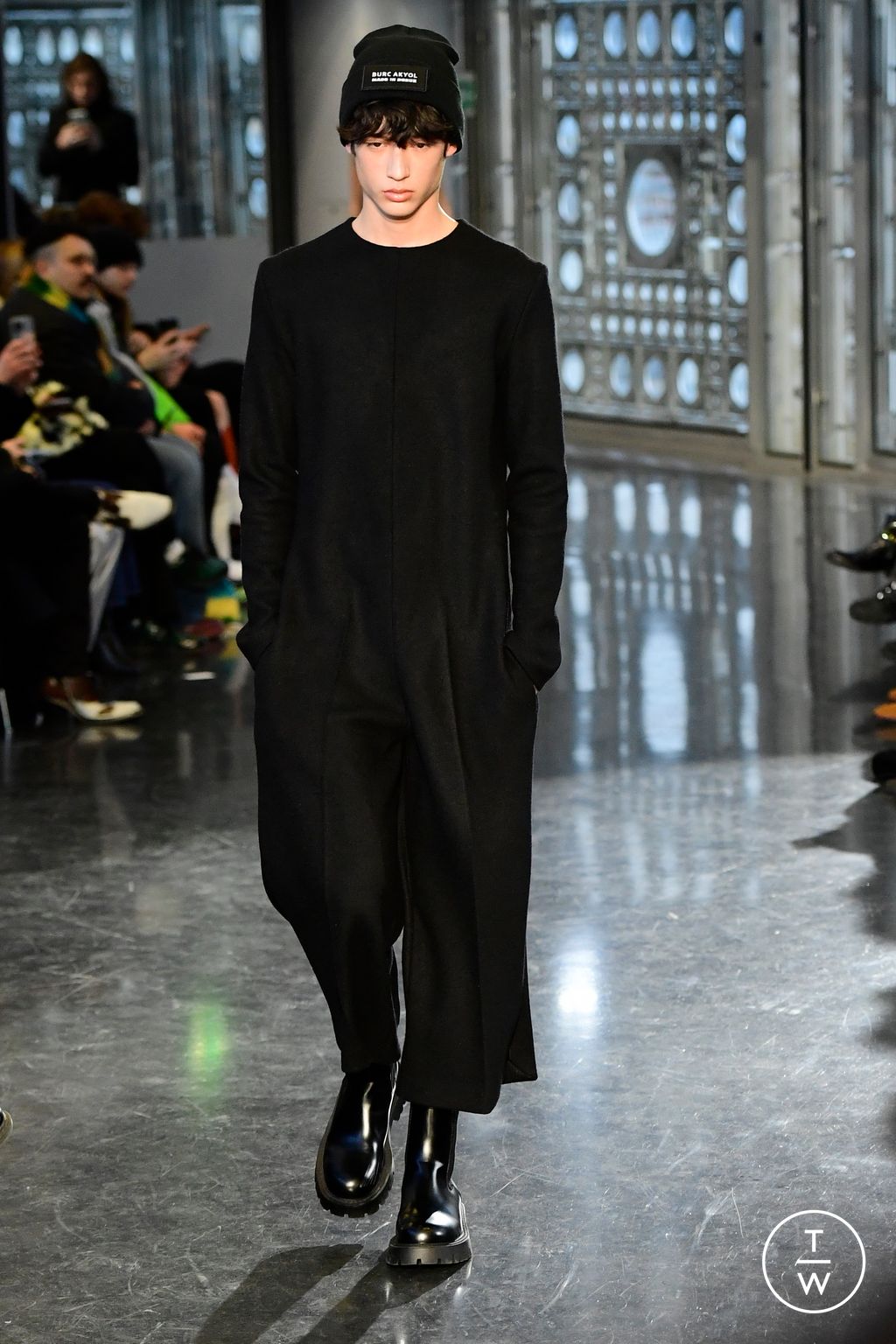 Fashion Week Paris Fall/Winter 2024 look 8 de la collection Burc Akyol menswear