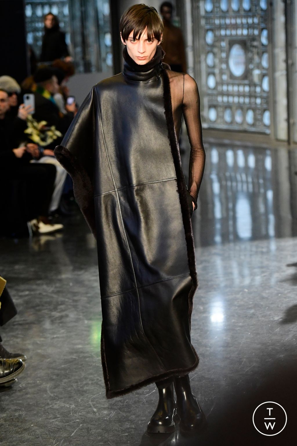 Fashion Week Paris Fall/Winter 2024 look 10 de la collection Burc Akyol menswear