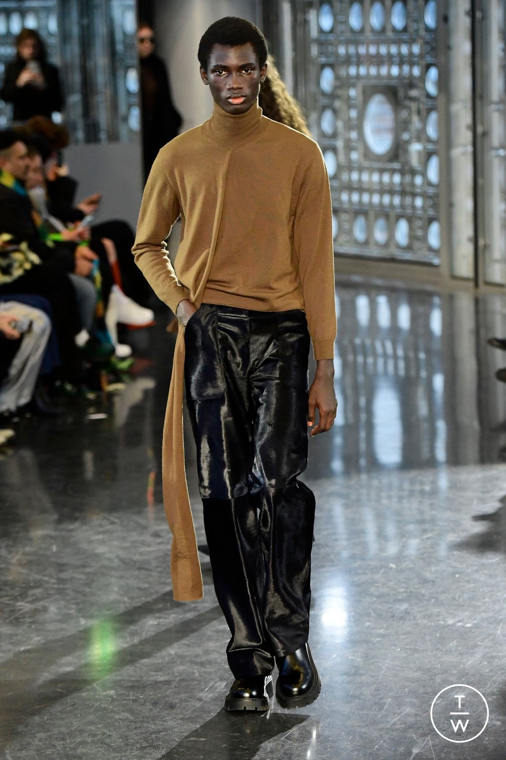 Fashion Week Paris Fall/Winter 2024 look 11 de la collection Burc Akyol menswear