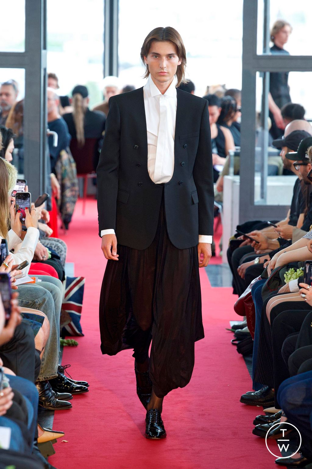 Fashion Week Paris Spring-Summer 2025 look 3 de la collection Burc Akyol menswear