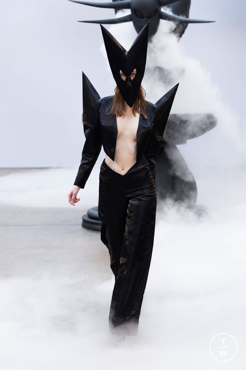 Fashion Week London Fall/Winter 2023 look 3 from the Buerlangma collection womenswear