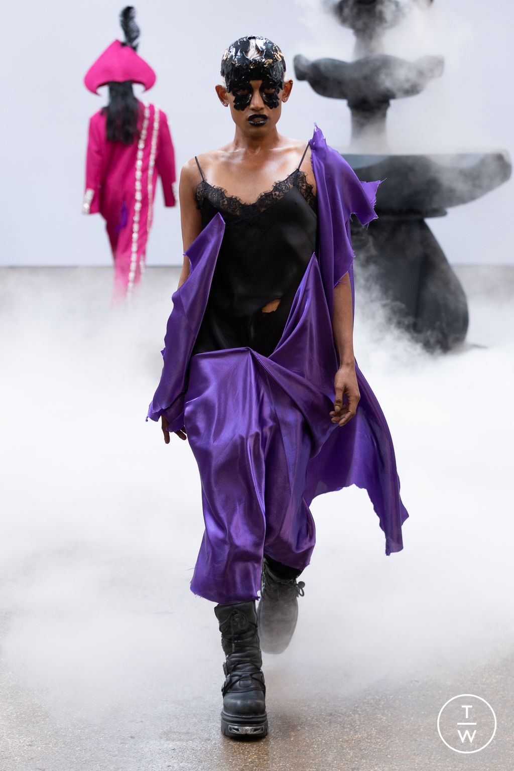 Fashion Week London Fall/Winter 2023 look 11 de la collection Buerlangma womenswear