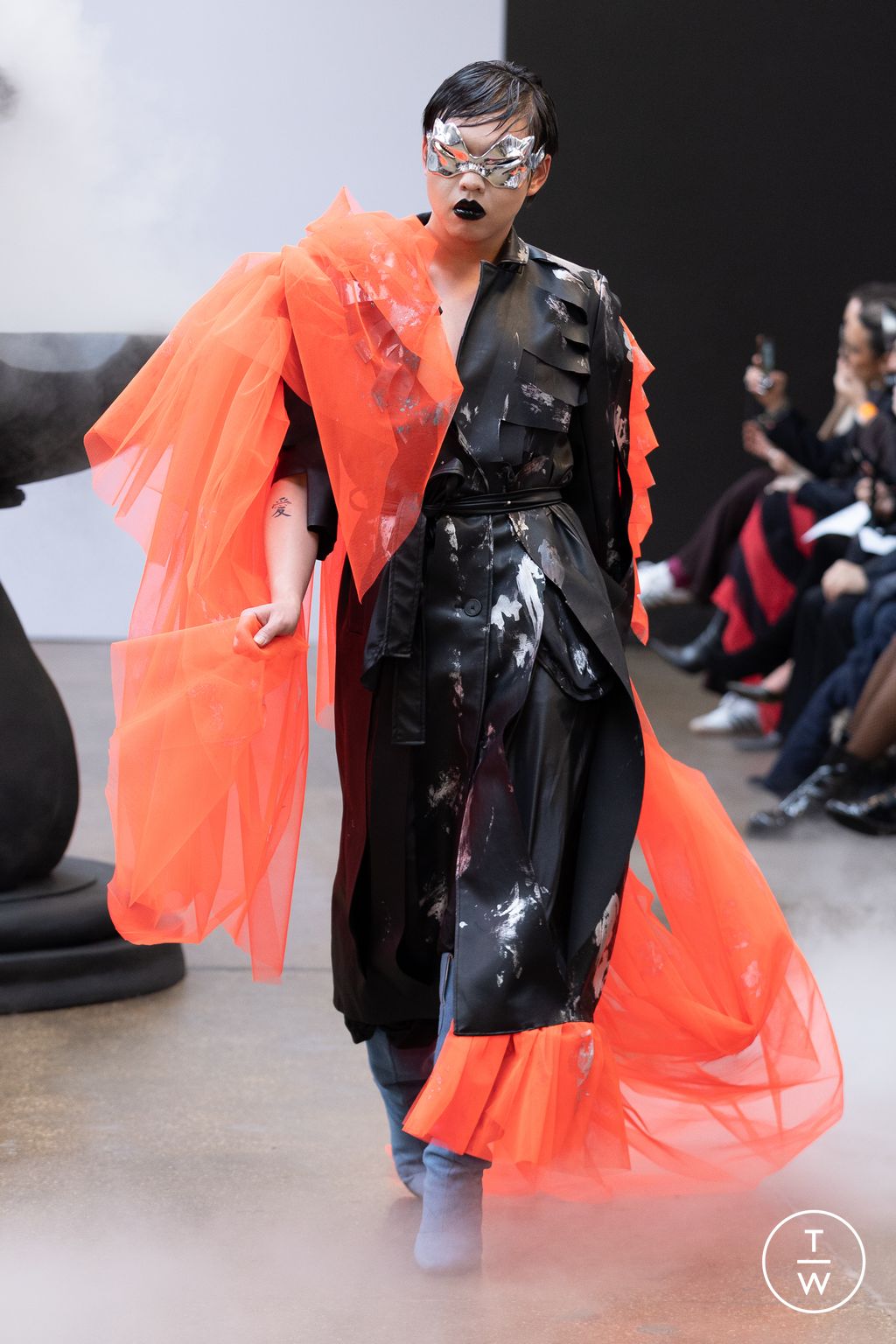 Fashion Week London Fall/Winter 2023 look 18 from the Buerlangma collection 女装