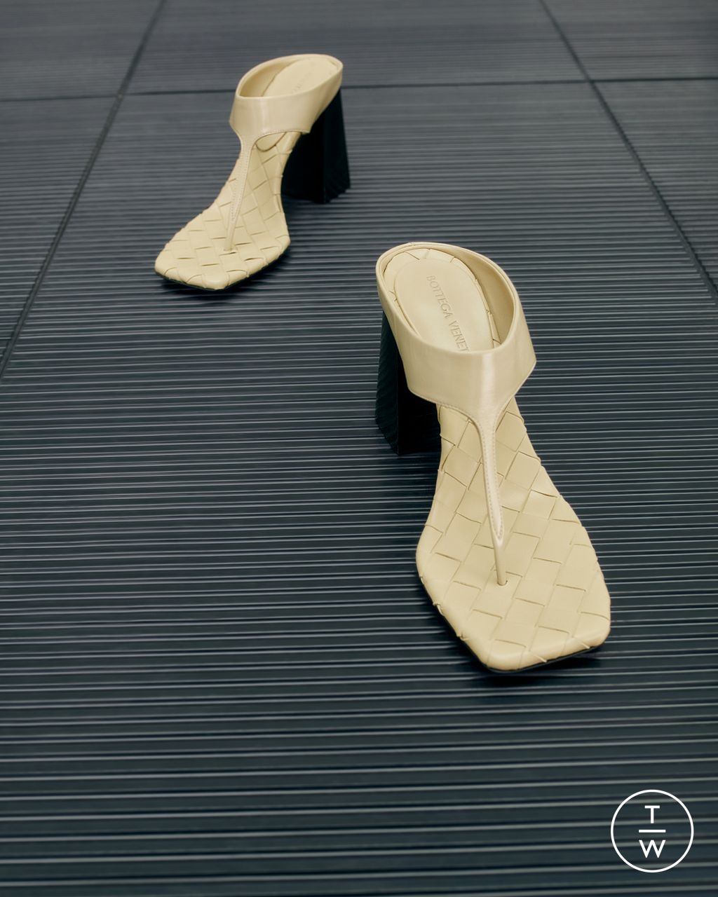 Fashion Week Milan Resort 2025 look 2 from the Bottega Veneta collection womenswear accessories