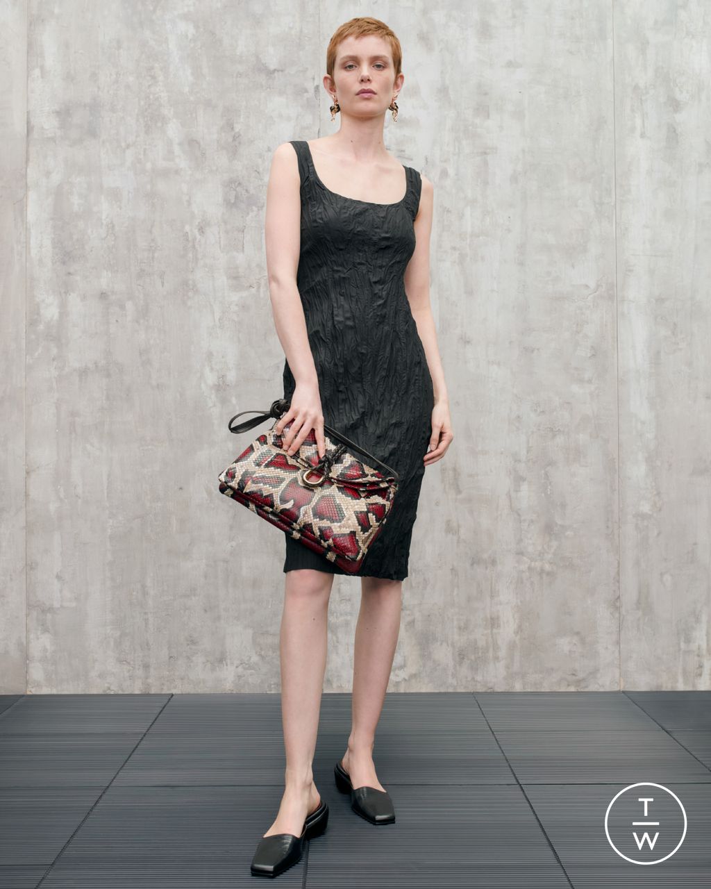 Fashion Week Milan Resort 2025 look 3 from the Bottega Veneta collection womenswear