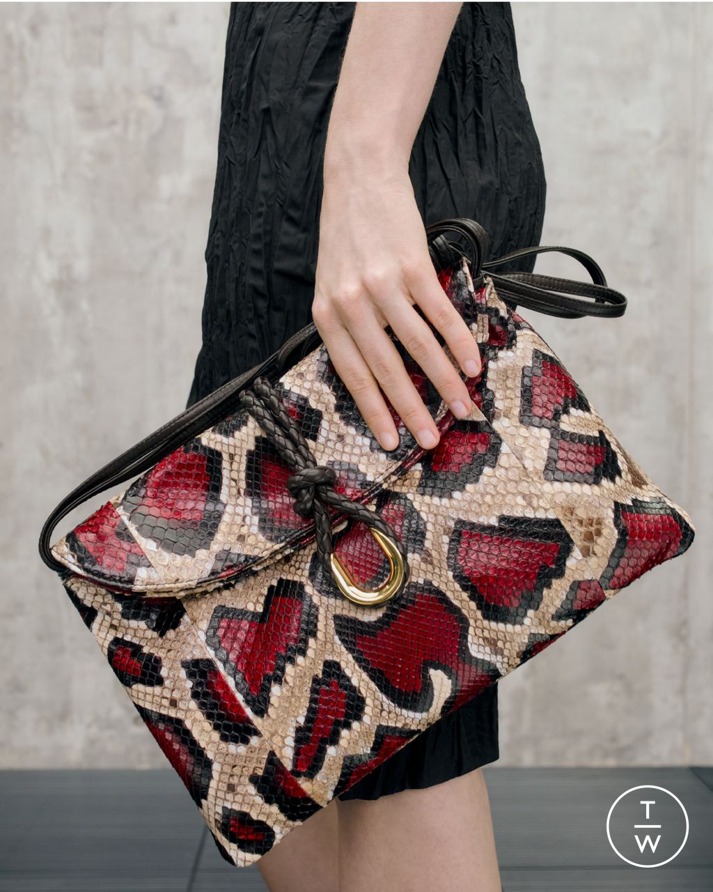 Fashion Week Milan Resort 2025 look 4 from the Bottega Veneta collection womenswear accessories