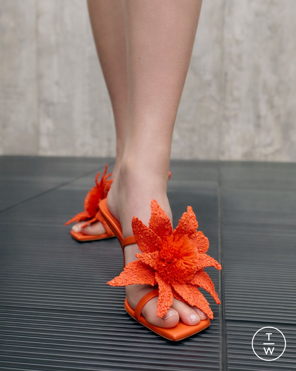 Fashion Week Milan Resort 2025 look 7 from the Bottega Veneta collection womenswear accessories