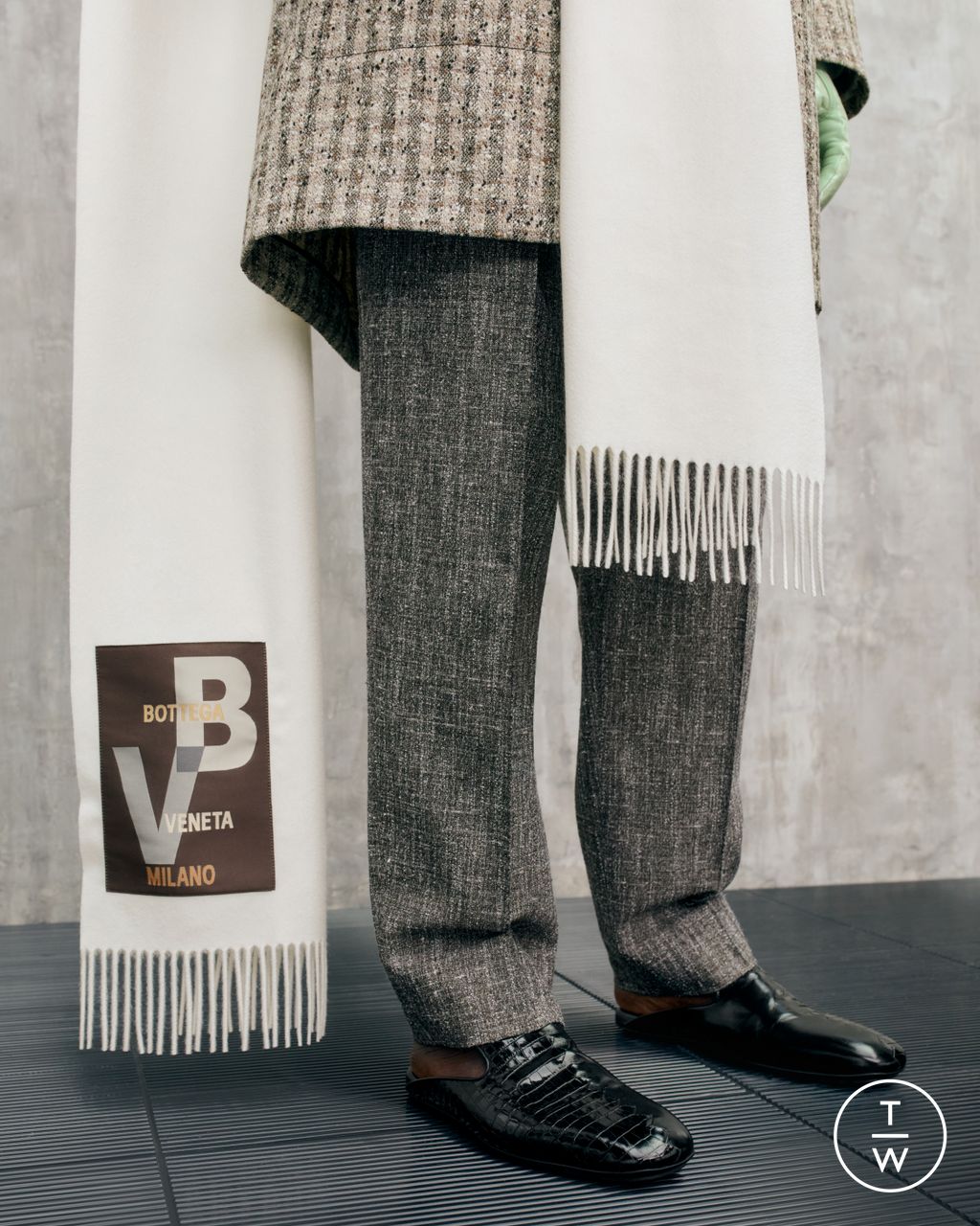 Fashion Week Milan Resort 2025 look 8 from the Bottega Veneta collection womenswear accessories