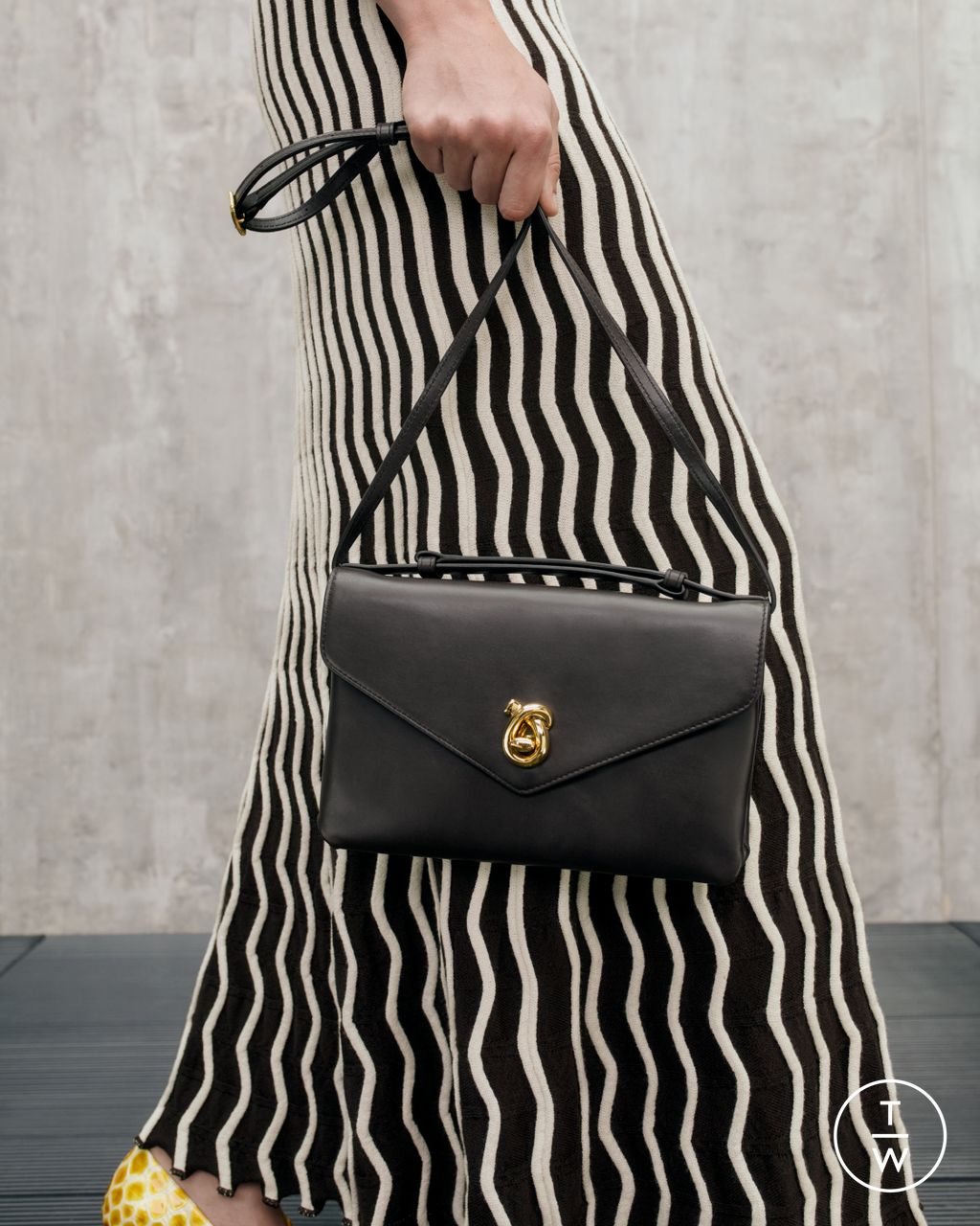 Fashion Week Milan Resort 2025 look 11 from the Bottega Veneta collection womenswear accessories