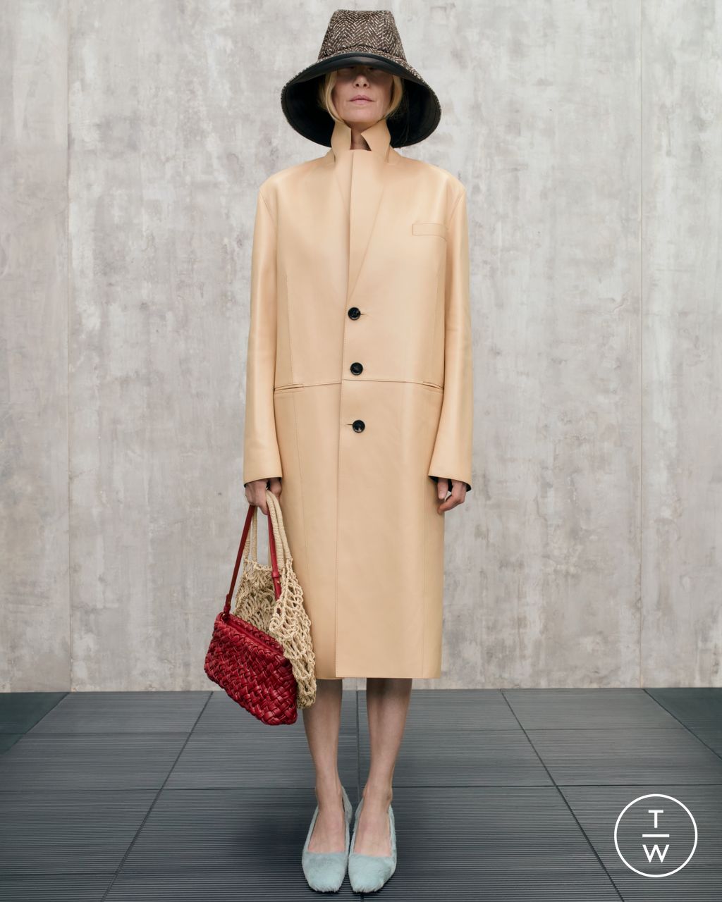 Fashion Week Milan Resort 2025 look 13 from the Bottega Veneta collection womenswear