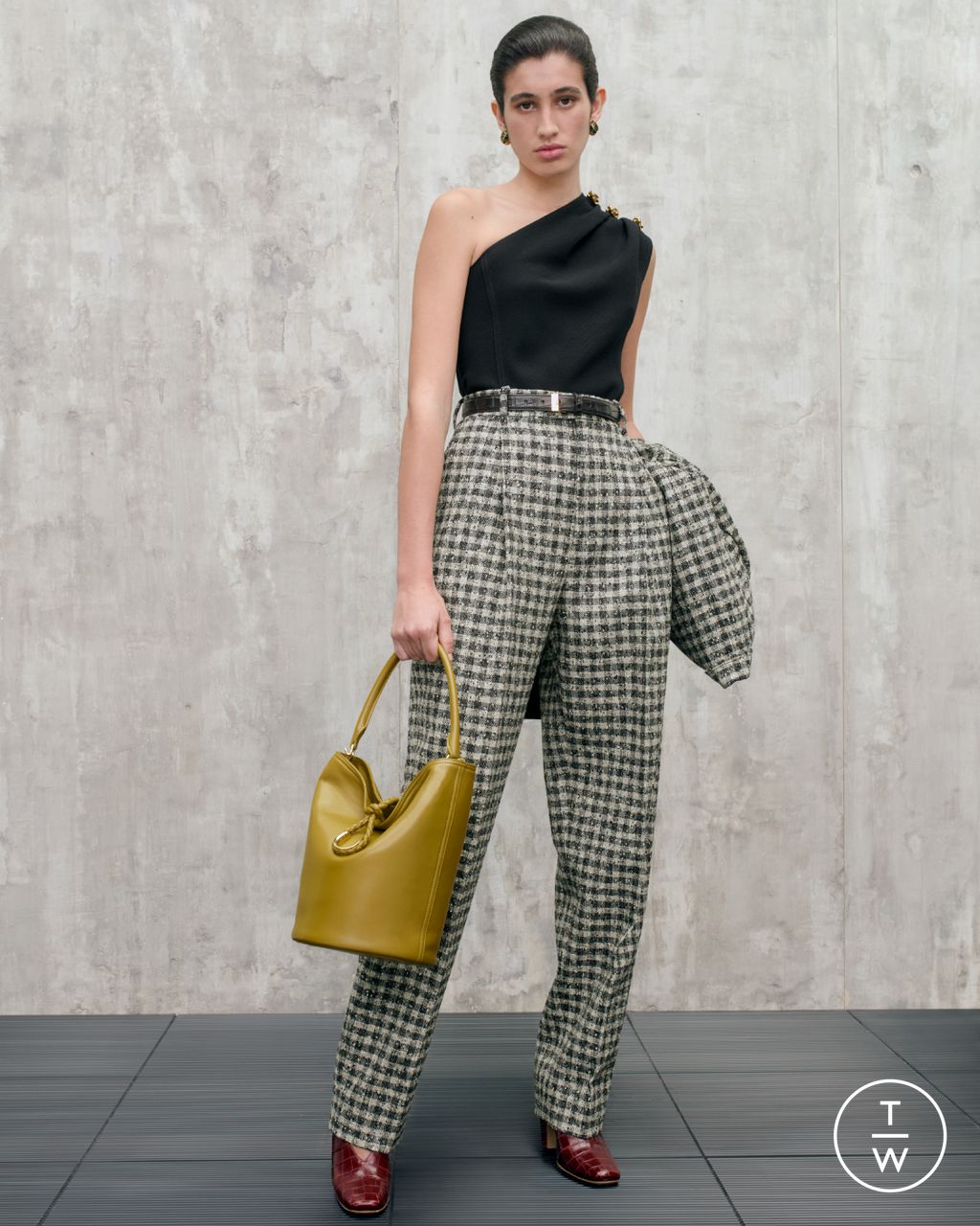 Fashion Week Milan Resort 2025 look 19 from the Bottega Veneta collection womenswear