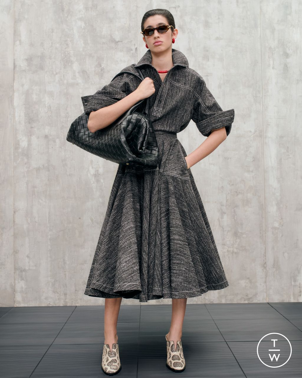 Fashion Week Milan Resort 2025 look 30 from the Bottega Veneta collection womenswear