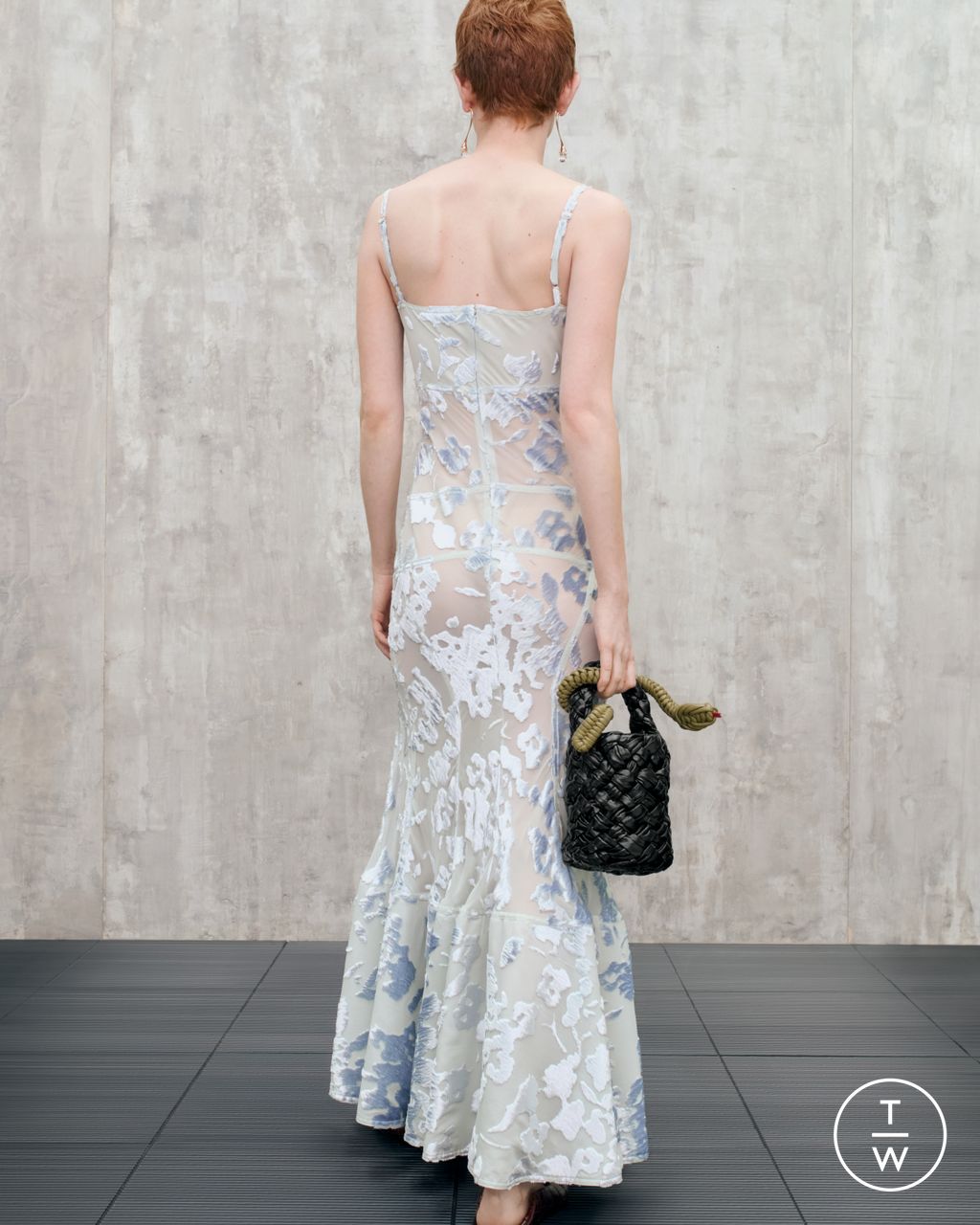 Fashion Week Milan Resort 2025 look 43 from the Bottega Veneta collection womenswear